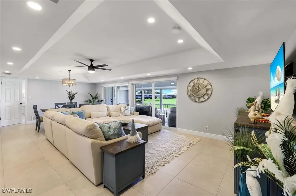 112 Penny Lane Naples FL 34112