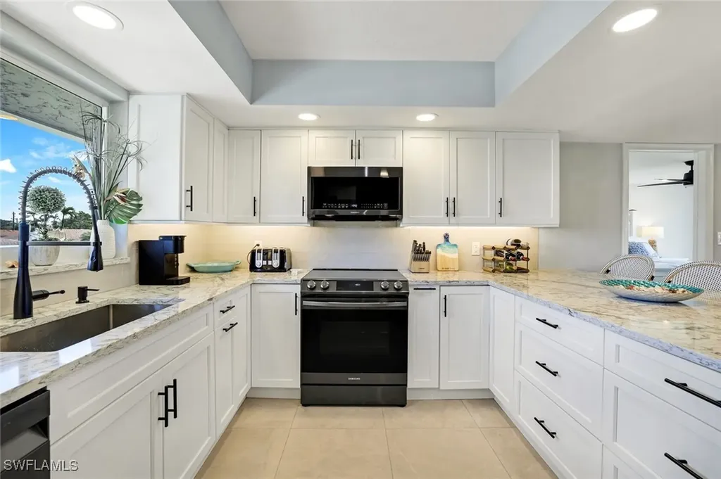 112 Penny Lane Naples FL 34112