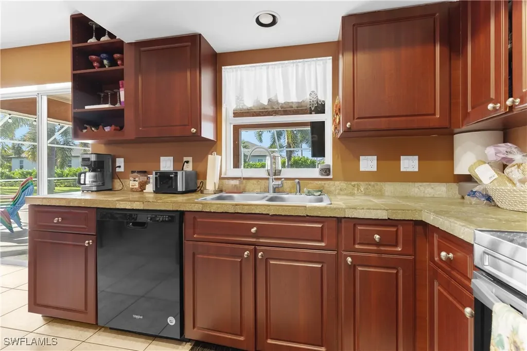 2720 SW 32nd Street Cape Coral FL 33914