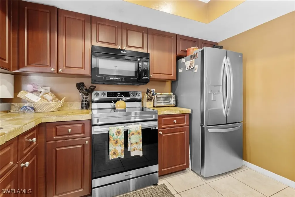 2720 SW 32nd Street Cape Coral FL 33914