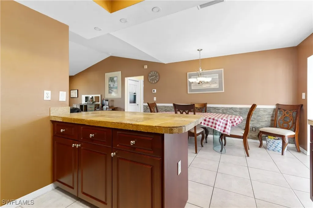 2720 SW 32nd Street Cape Coral FL 33914