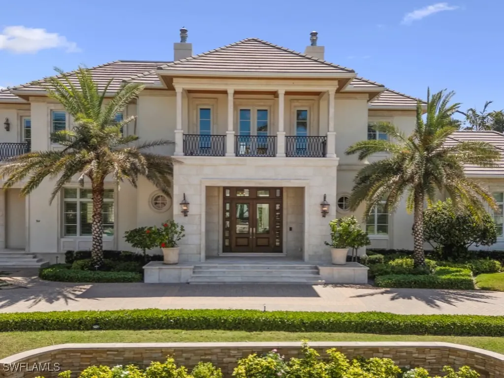 Naples FL, 364 Colony Drive