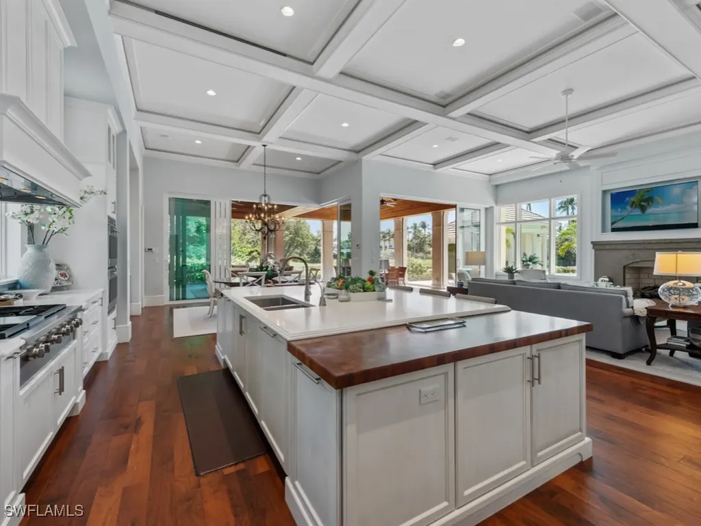 364 Colony Drive Naples FL 34108