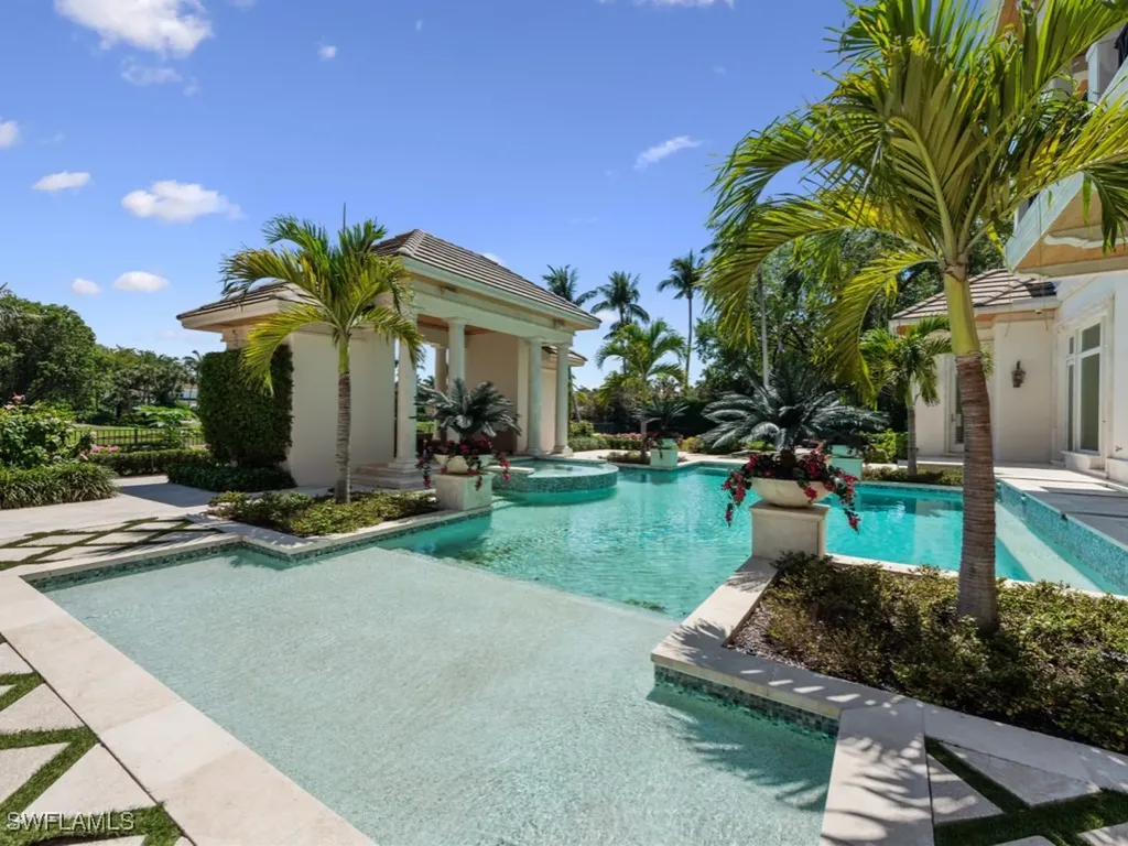 364 Colony Drive Naples FL 34108