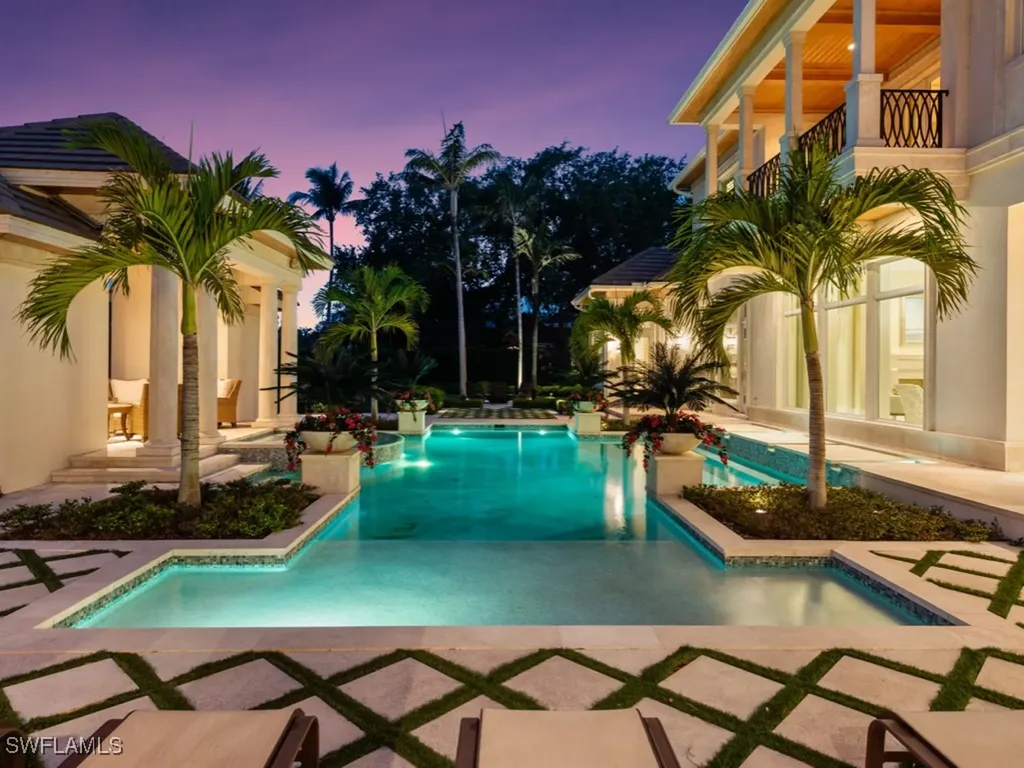 364 Colony Drive Naples FL 34108