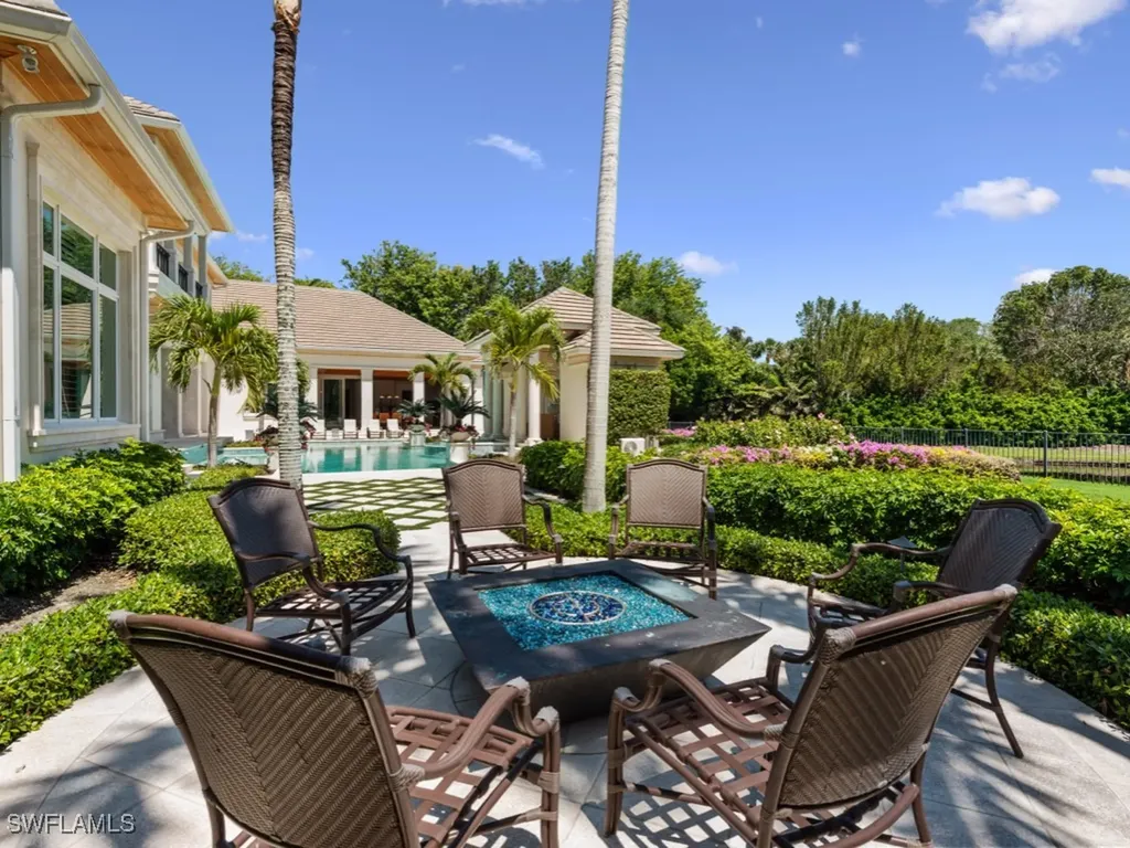364 Colony Drive Naples FL 34108