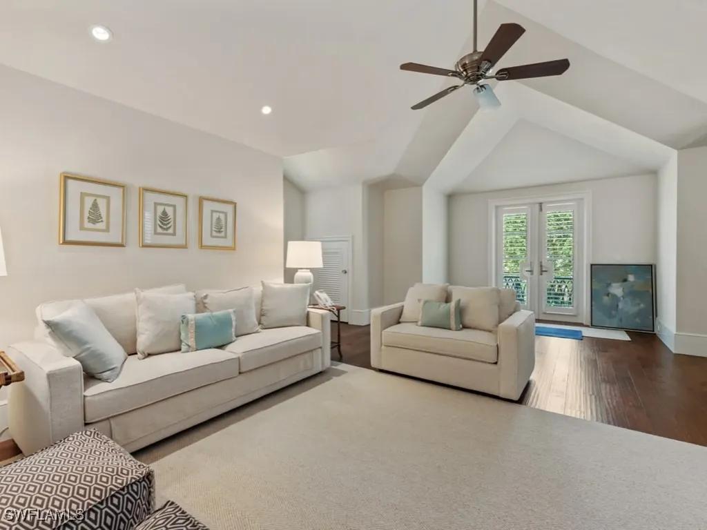 364 Colony Drive Naples FL 34108