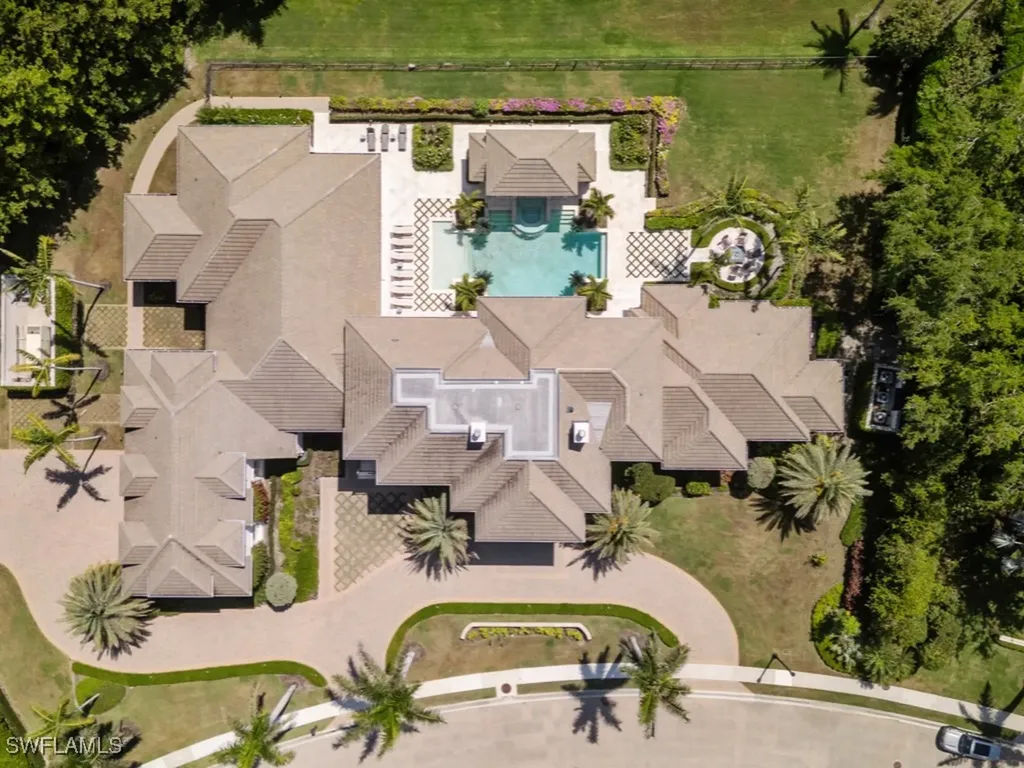 364 Colony Drive Naples FL 34108