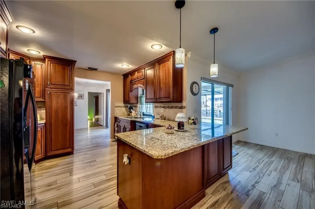 3708 SE 16th Place Cape Coral FL 33904