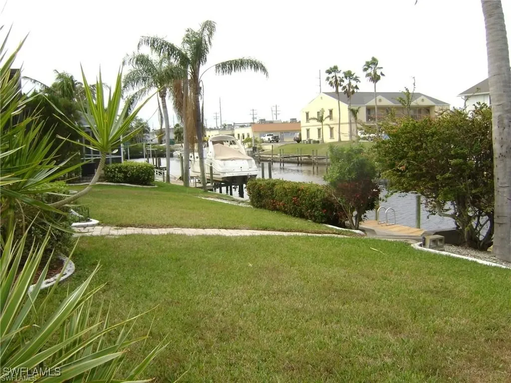3708 SE 16th Place Cape Coral FL 33904