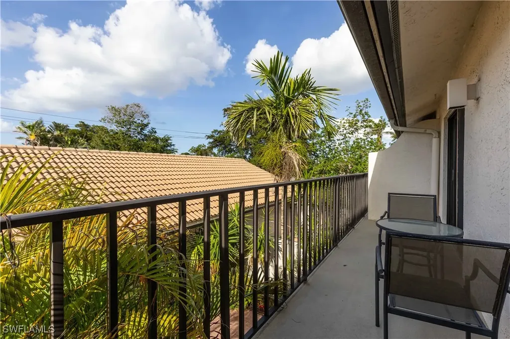 3370 10th Street N Naples FL 34103