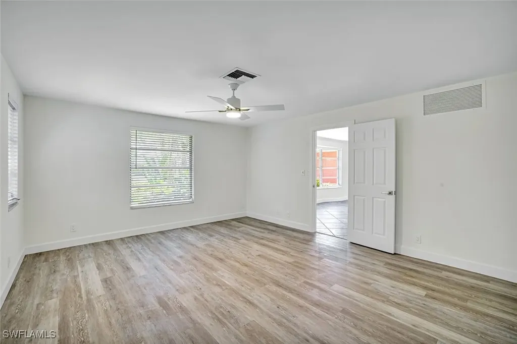 135 7th Avenue N Naples FL 34102