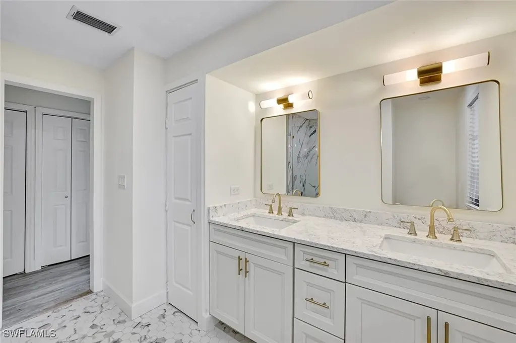 135 7th Avenue N Naples FL 34102