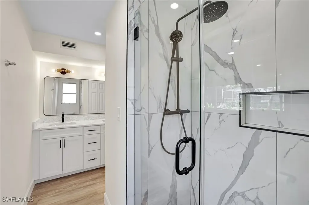 135 7th Avenue N Naples FL 34102