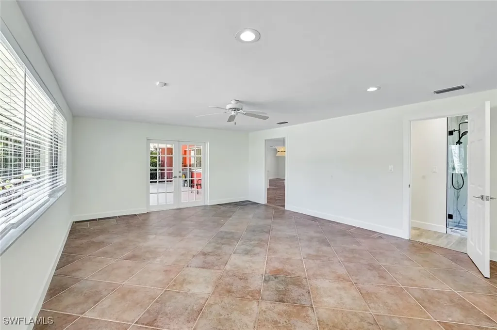 135 7th Avenue N Naples FL 34102