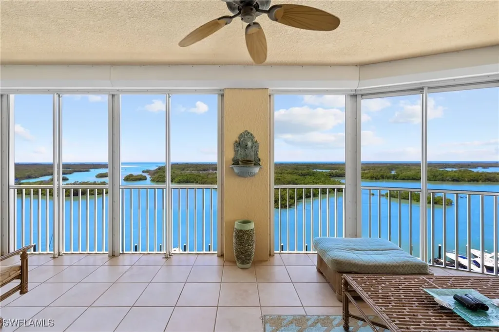 Naples FL, 435 Dockside Drive, Unit A804