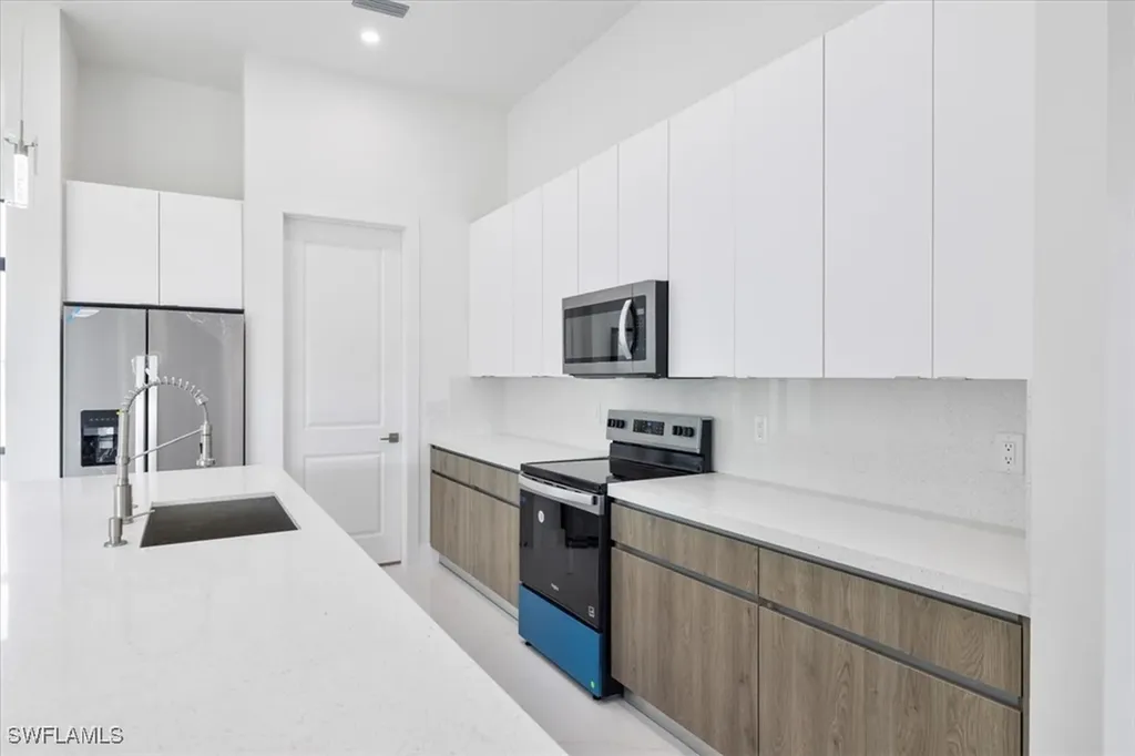 2500 NW 7th Street Cape Coral FL 33993