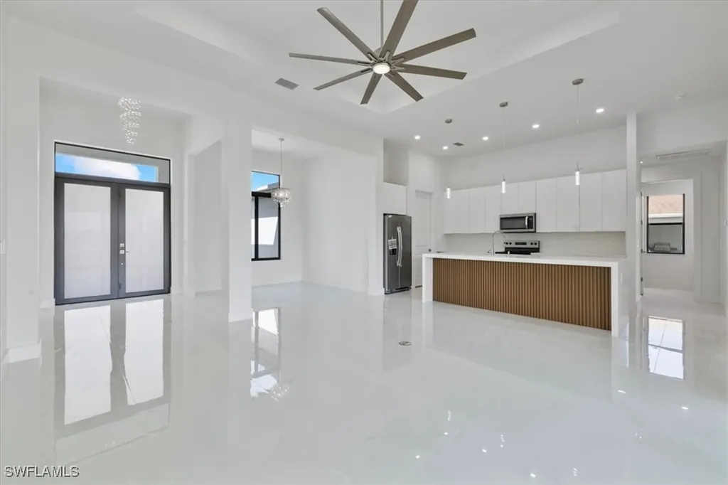 2500 NW 7th Street Cape Coral FL 33993