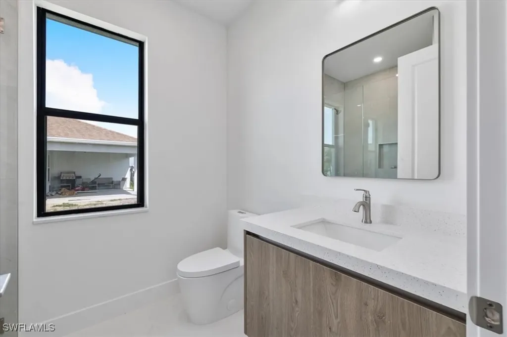 2500 NW 7th Street Cape Coral FL 33993