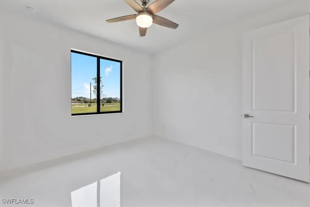 2500 NW 7th Street Cape Coral FL 33993