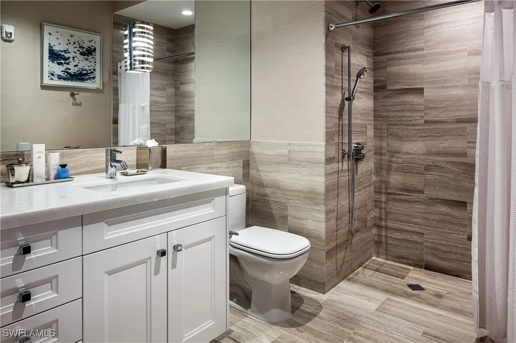 6897 Grenadier Boulevard Naples FL 34108