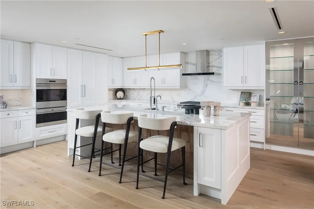6897 Grenadier Boulevard Naples FL 34108