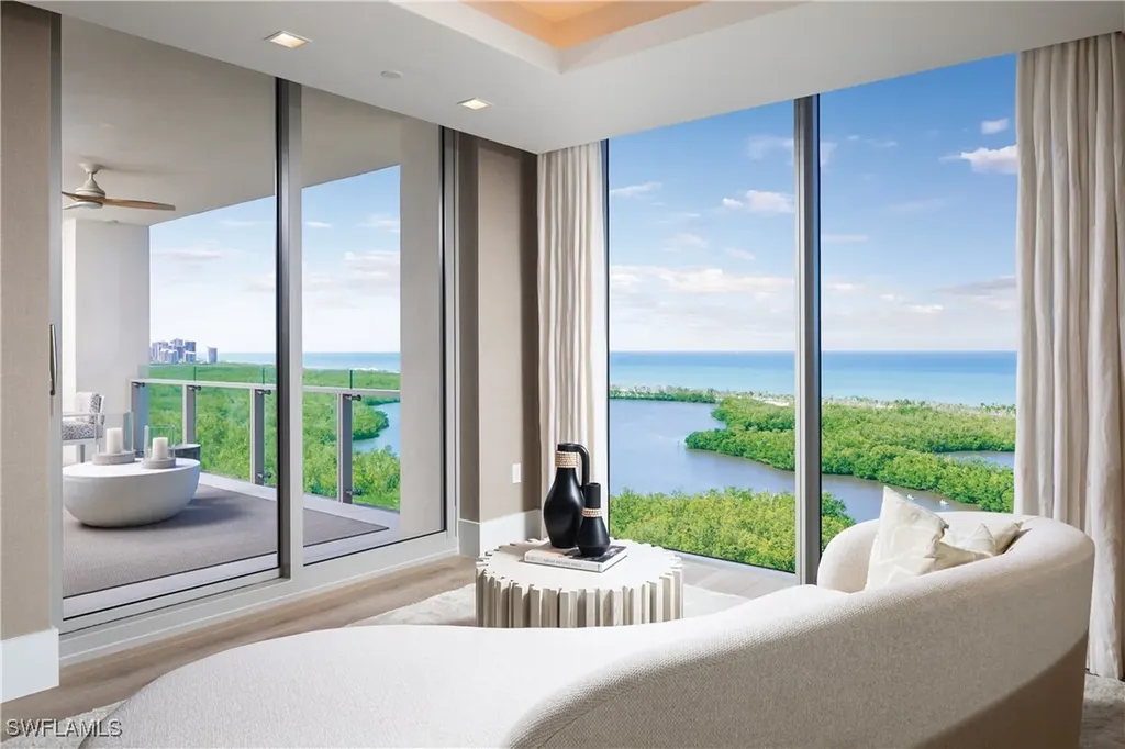 6897 Grenadier Boulevard Naples FL 34108