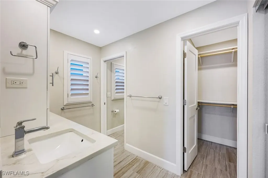 3010 SE 6th Avenue Cape Coral FL 33904