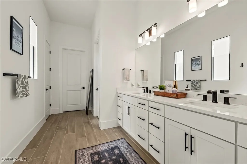 1784 Palomar Terrace Naples FL 34120