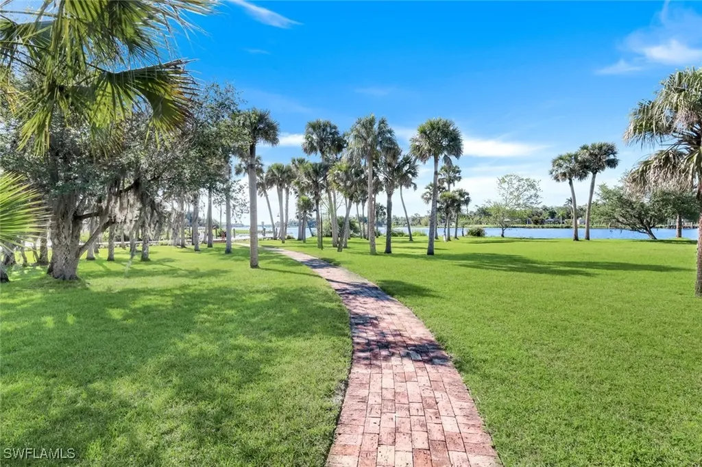 1950 Mitchell Avenue Alva FL 33920