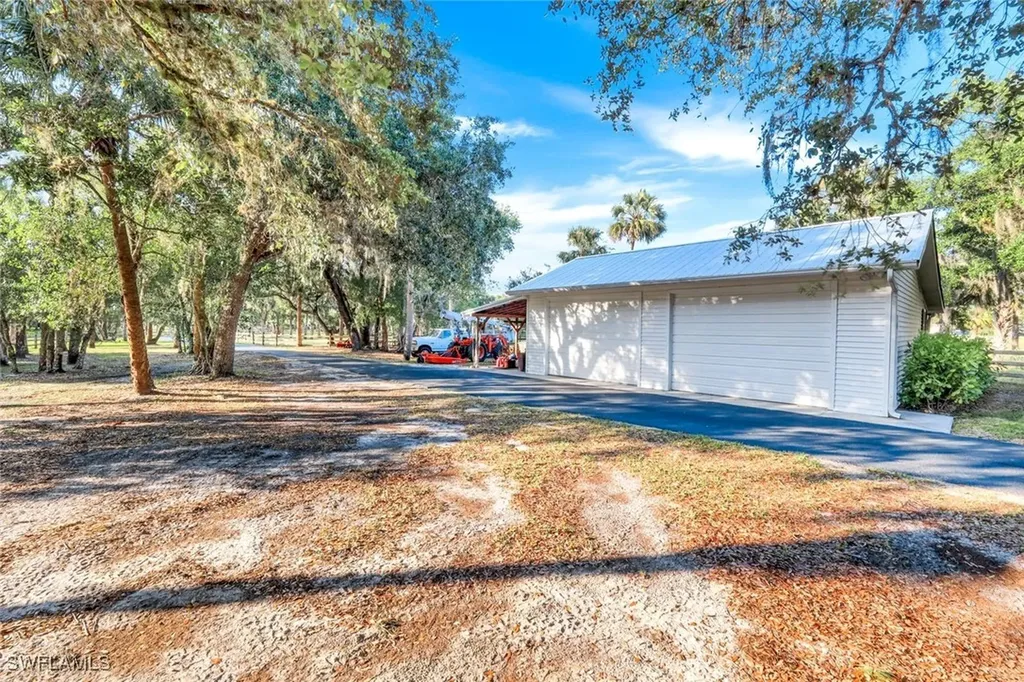 1950 Mitchell Avenue Alva FL 33920