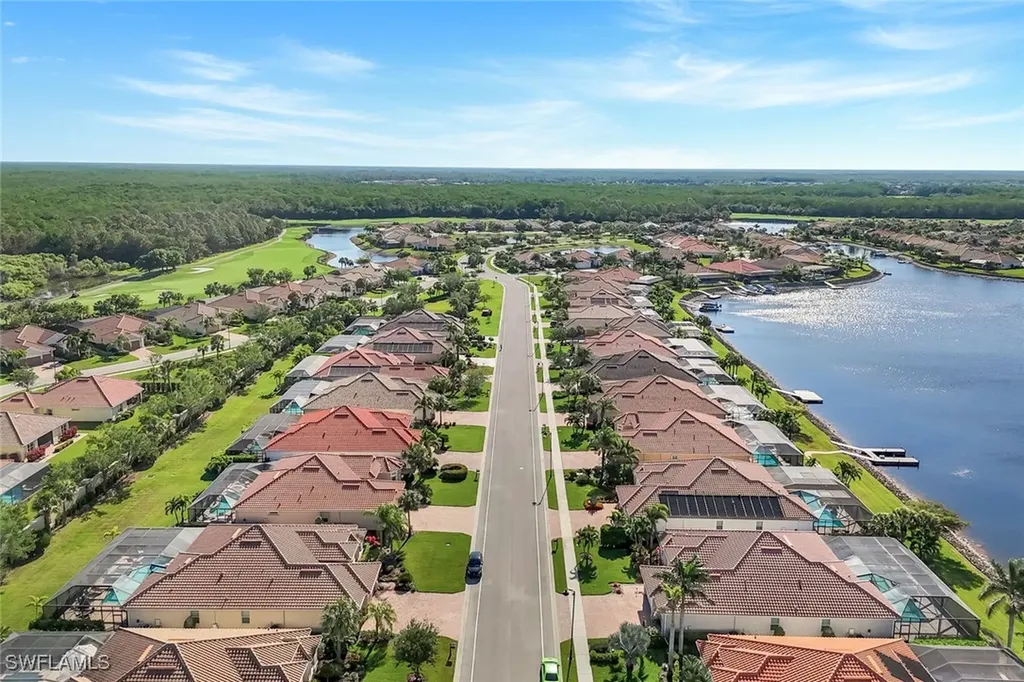 9282 Quarry Drive Naples FL 34120