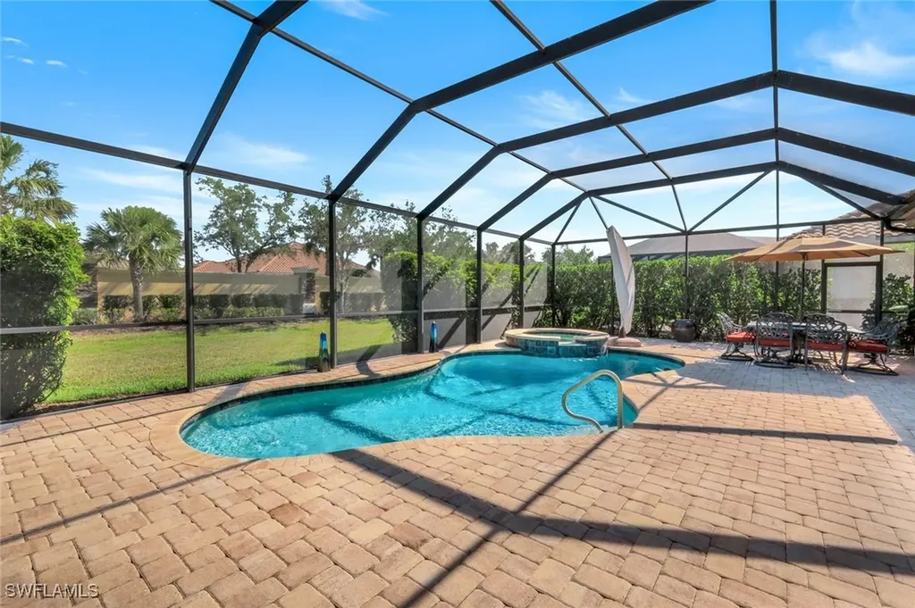 9282 Quarry Drive Naples FL 34120