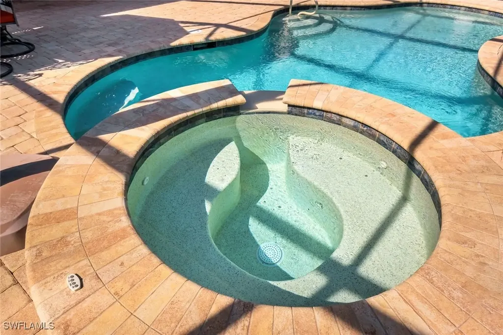 9282 Quarry Drive Naples FL 34120