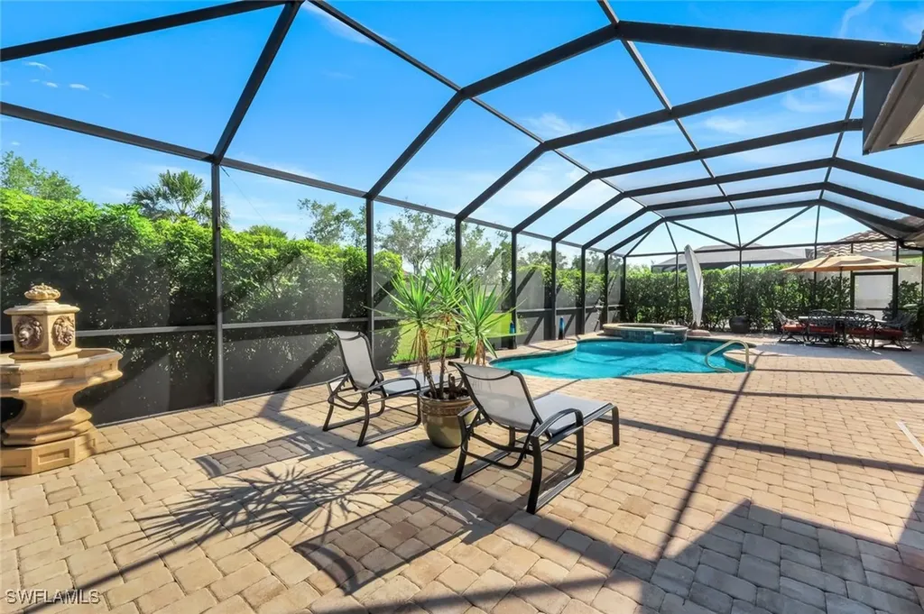 9282 Quarry Drive Naples FL 34120