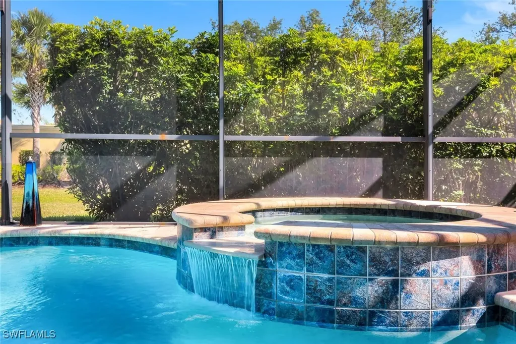 9282 Quarry Drive Naples FL 34120