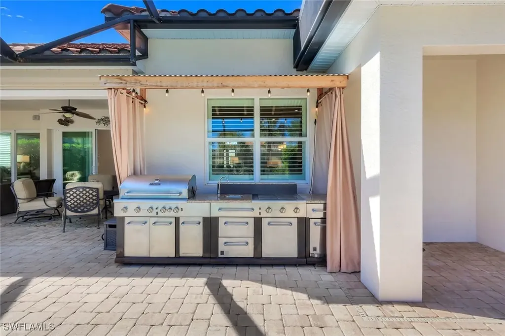 9282 Quarry Drive Naples FL 34120