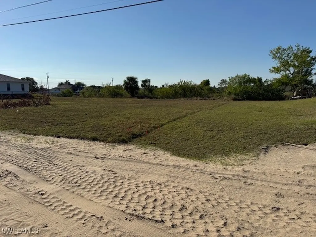 522 NE 15th Terrace Cape Coral FL 33909