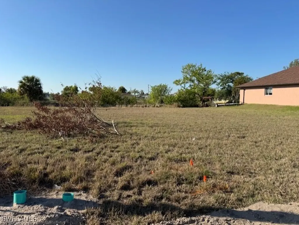 522 NE 15th Terrace Cape Coral FL 33909