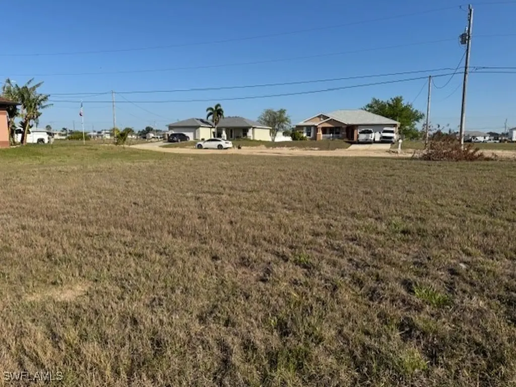 522 NE 15th Terrace Cape Coral FL 33909