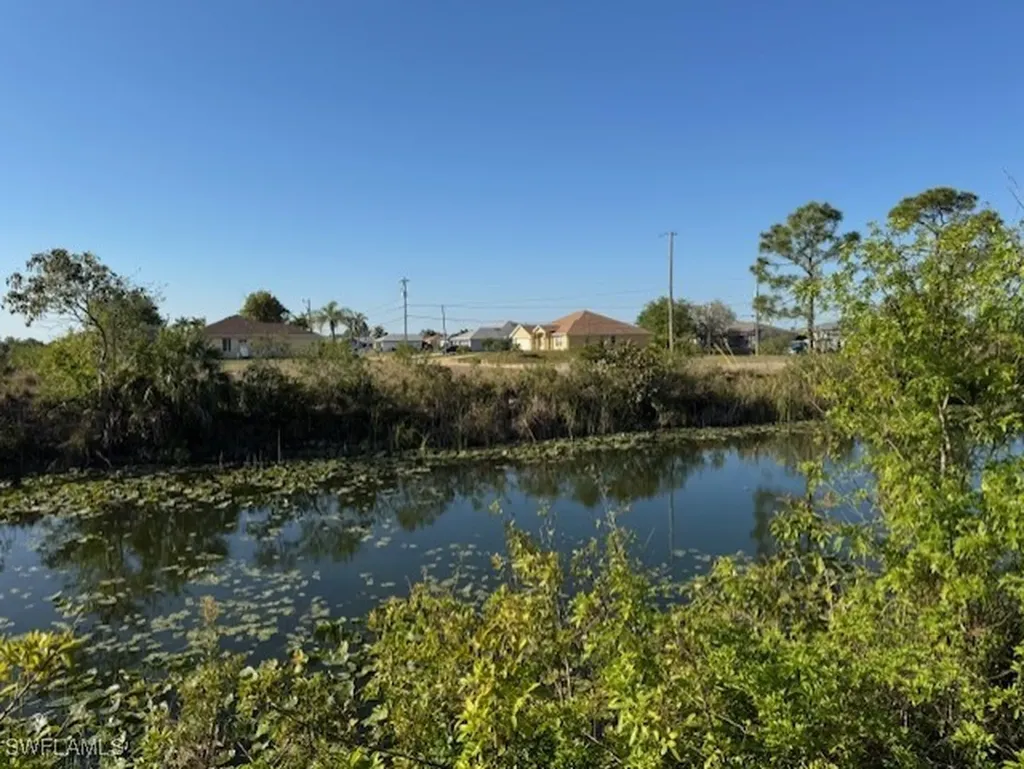 522 NE 15th Terrace Cape Coral FL 33909