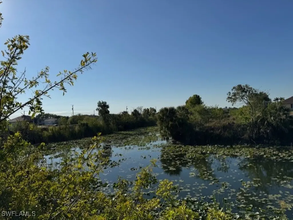 522 NE 15th Terrace Cape Coral FL 33909