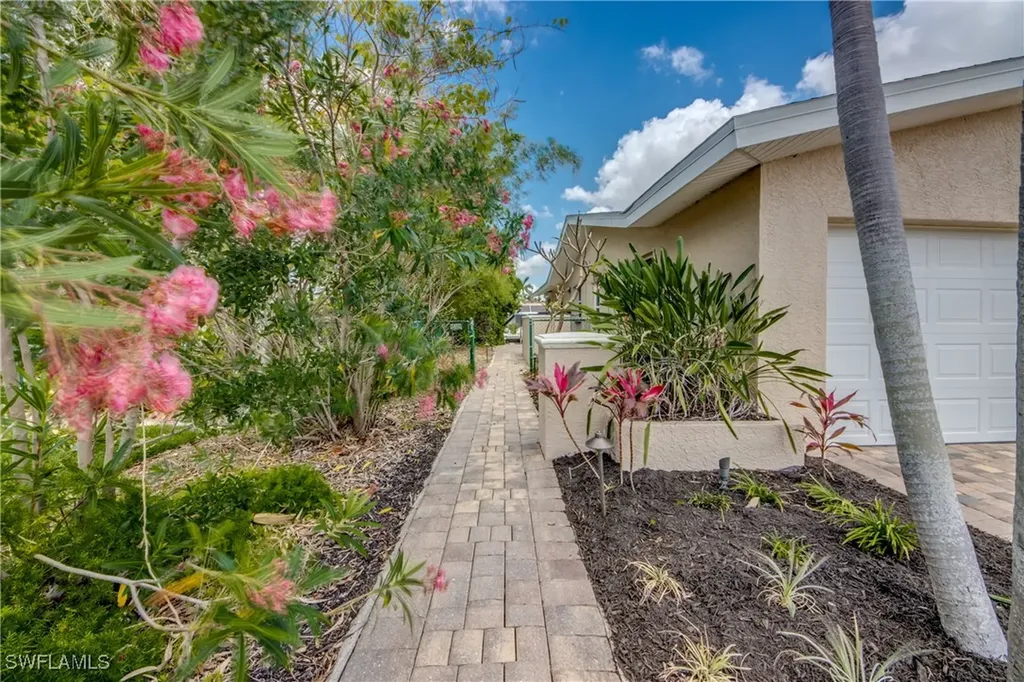 127 SW 54th Street Cape Coral FL 33914