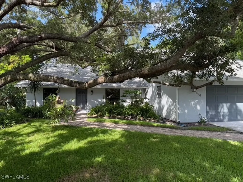 660 York Terrace Naples FL 34109
