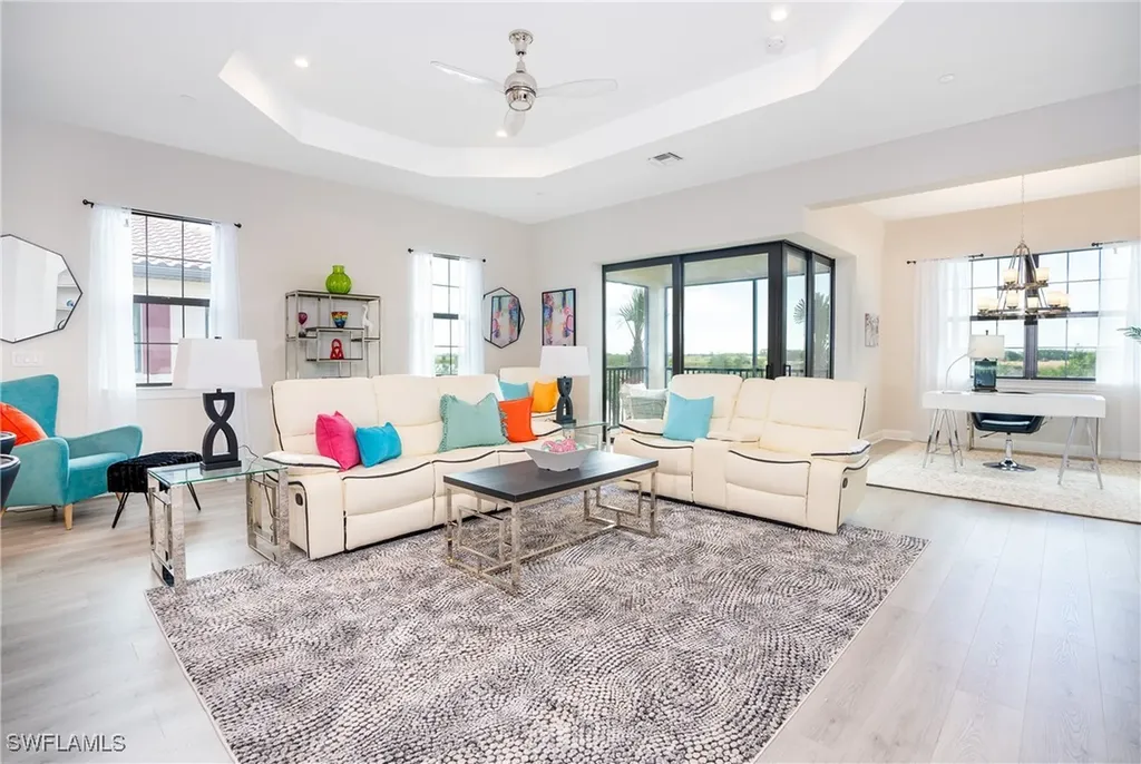 Naples FL, 15257 Zeno Way, Unit 201