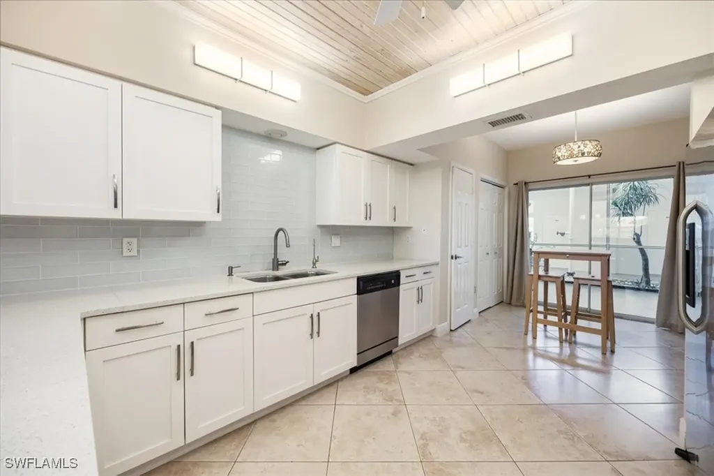 6025 Chardonnay Lane Naples FL 34119