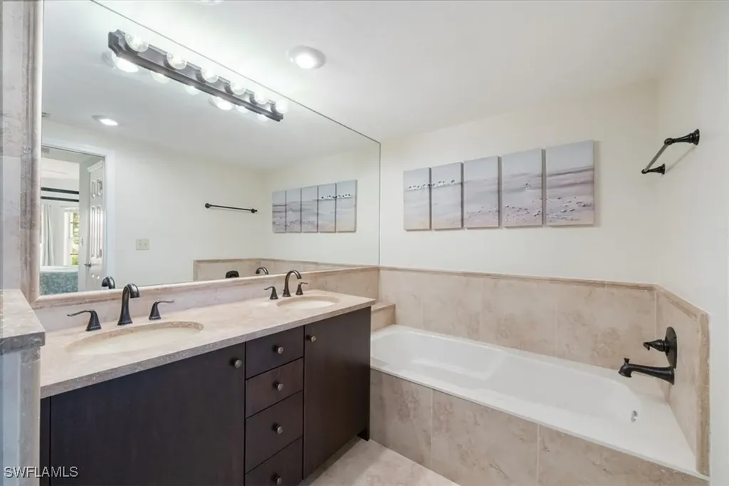 6025 Chardonnay Lane Naples FL 34119