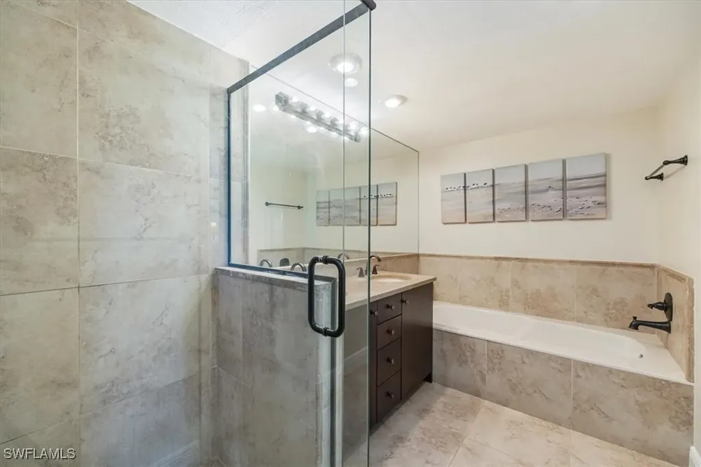 6025 Chardonnay Lane Naples FL 34119