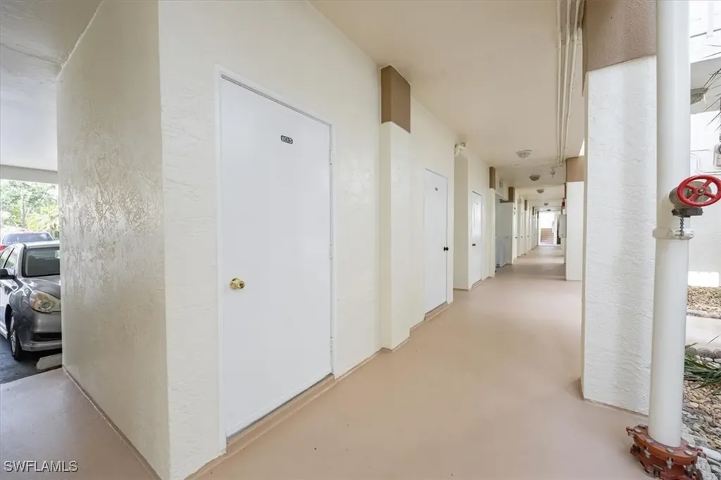6025 Chardonnay Lane Naples FL 34119