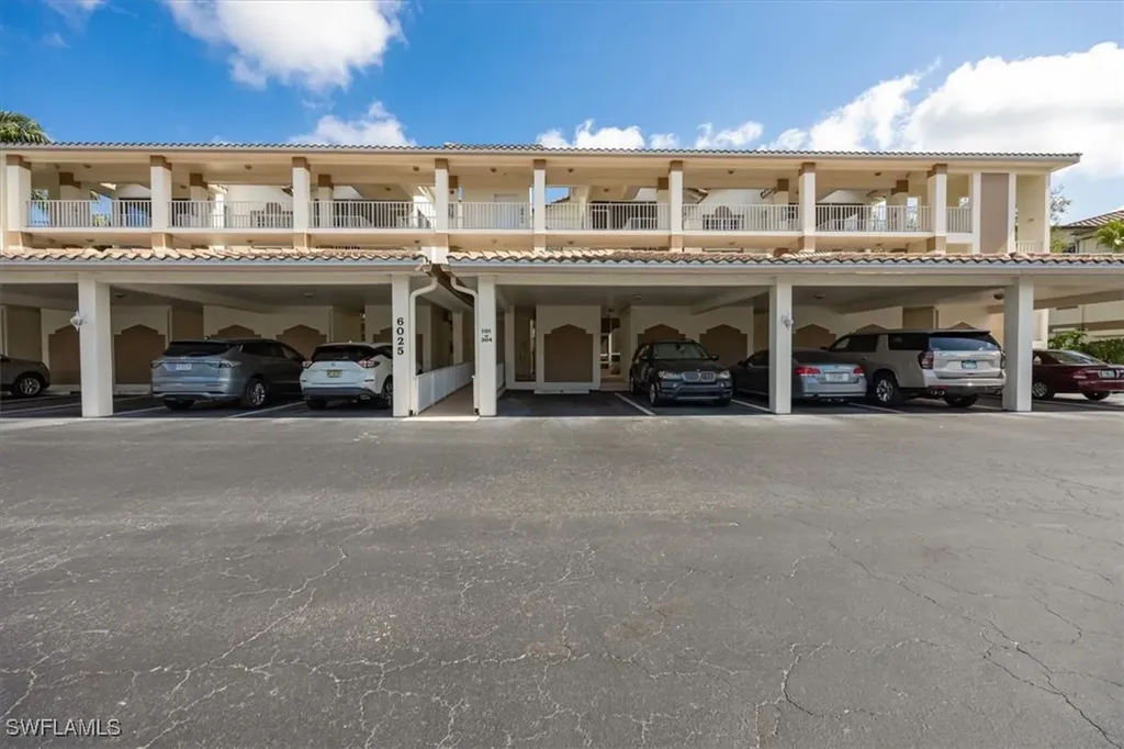 6025 Chardonnay Lane Naples FL 34119